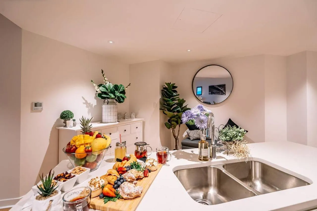 Hotel Heavenly Views Above 60F - New Luxury 2Bd/2Bath. Brisbane Australien