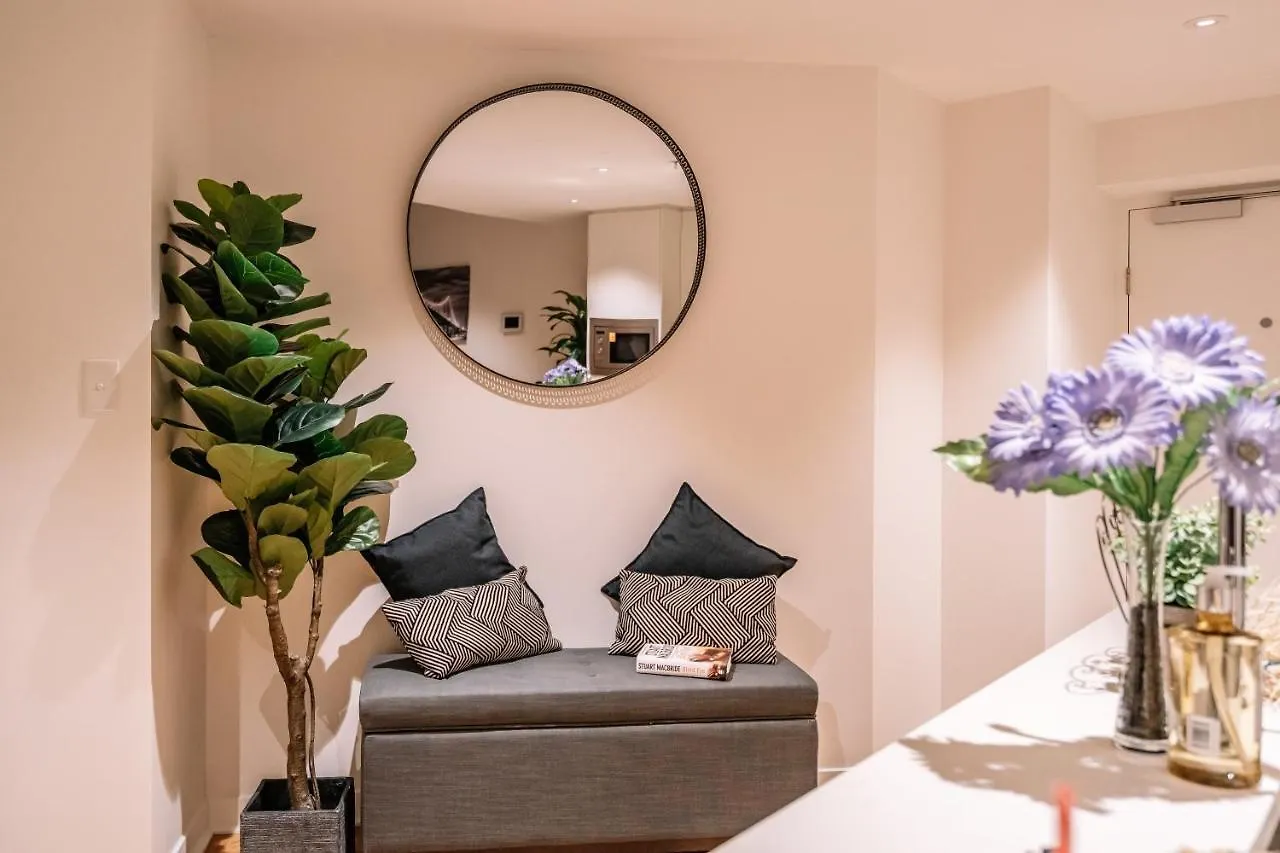 Apartment Hotel Heavenly Views Above 60F - New Luxury 2Bd/2Bath. Brisbane