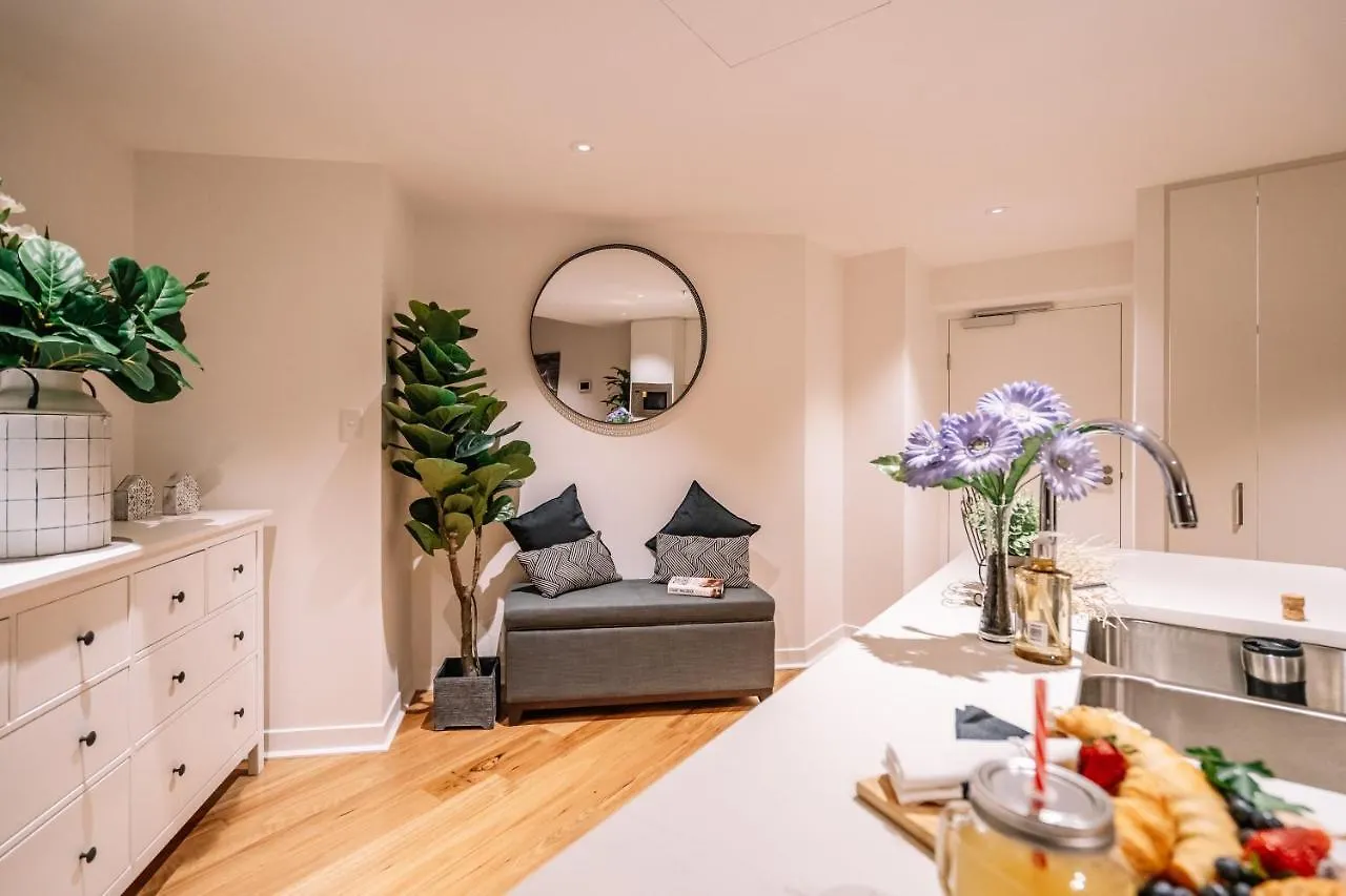 Hotel Heavenly Views Above 60F - New Luxury 2Bd/2Bath. Brisbane